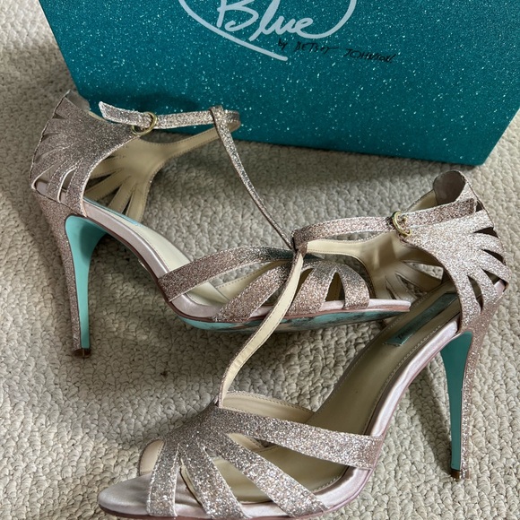 Blue by Betsey Johnson Tee Champagne wedding sandals - Picture 7 of 10